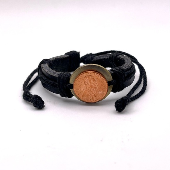 Handcrafted Black Leather Adjustable Cord Bracelet With Brass Yin Yang Unisex - Picture 10 of 12